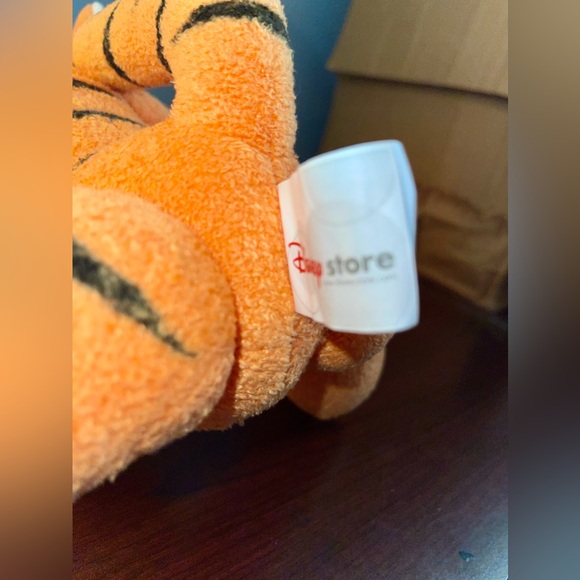 Disney Store Winnie the Poohs Posable Book of Tigger Doll. - Picture 5 of 6